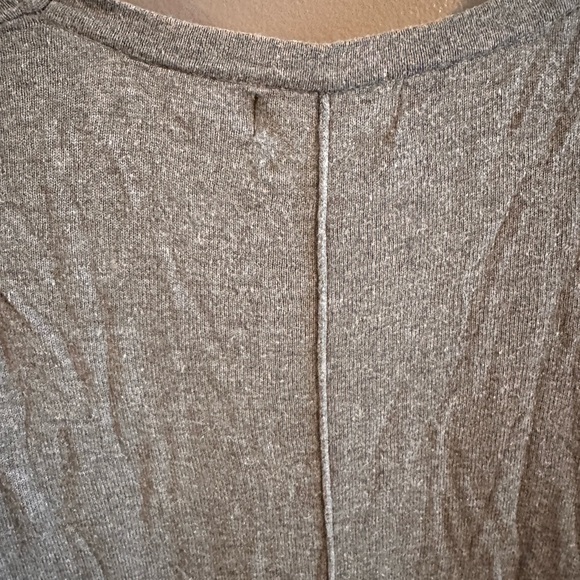 Mossimo heather grey long sleeve light sweater / asymmetrical hem and seams - Picture 4 of 7